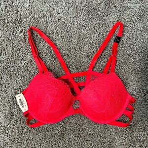 NWT Victoria’s Secret Very Sexy push-up bra